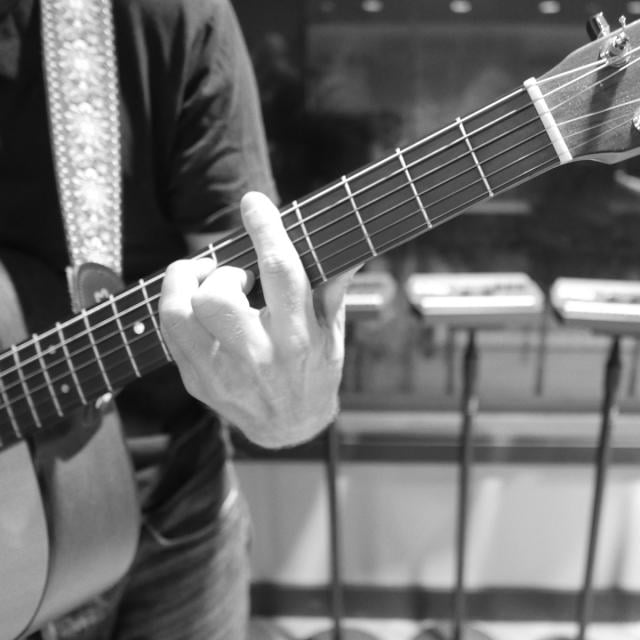 Guitar Chord Voicings: Playing Up The Neck (Coursera)