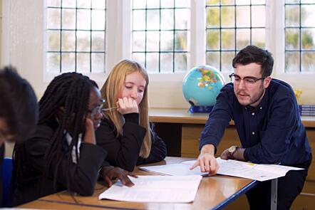 Teacher Training: Choosing the Right PGCE for You (FutureLearn)