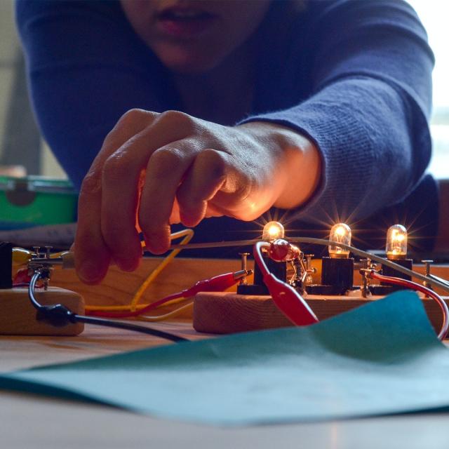 Tinkering Fundamentals: Circuits (Coursera)