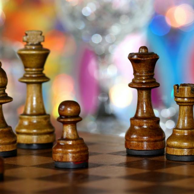 Be Persuasive: Write a Convincing Position Paper or Policy Advice (Project-Centered Course) (Coursera)
