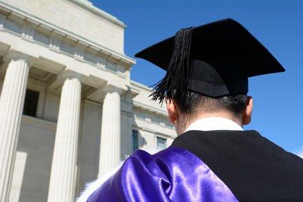 Aim Higher: Access to Higher Education for Refugees and Asylum Seekers (FutureLearn)